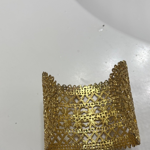 Stella & Dot Gold Filigree Bracelet - Picture 5 of 5